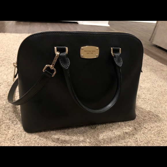 Micheal Kors Purse - Picture 1 of 4